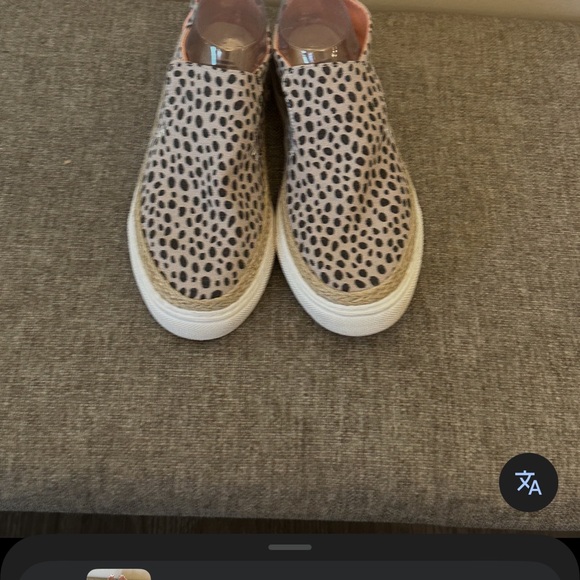 Hey Dude Women's Peyton slip-on shoes in a cheetah print pattern Size 7 - Picture 9 of 9